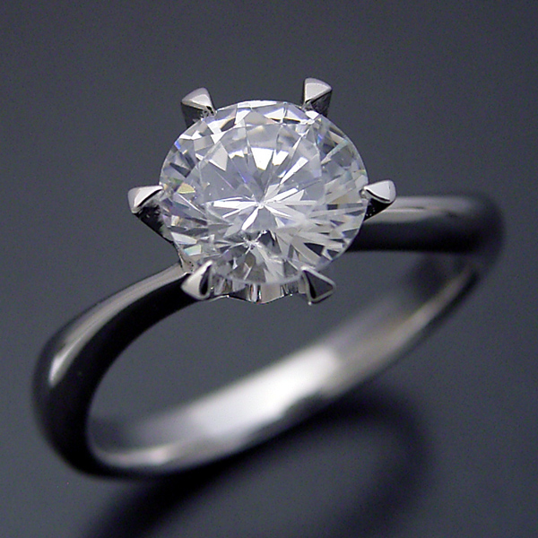 画像1: １カラット版：アームデザインが新しいティファニーセッティングの婚約指輪 (1)