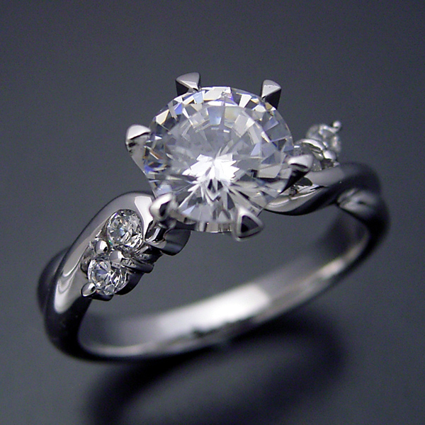 １カラット版：天使の羽デザイン6本爪の婚約指輪
