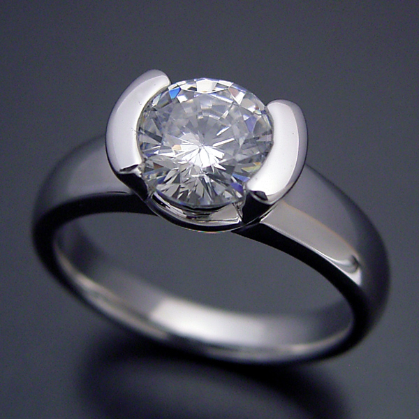 １カラット版：ごつしっかり伏せこみタイプの婚約指輪