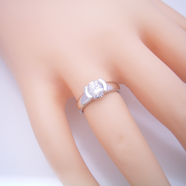 １カラット版：ごつしっかり伏せこみタイプの婚約指輪