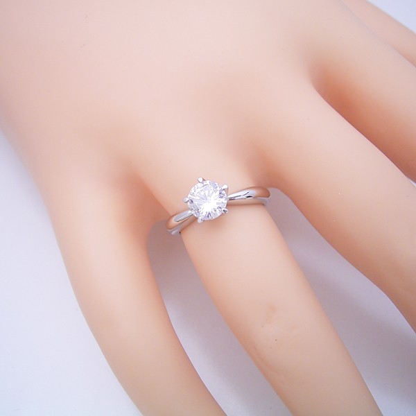 １カラット版： 珍しい5本爪の婚約指輪