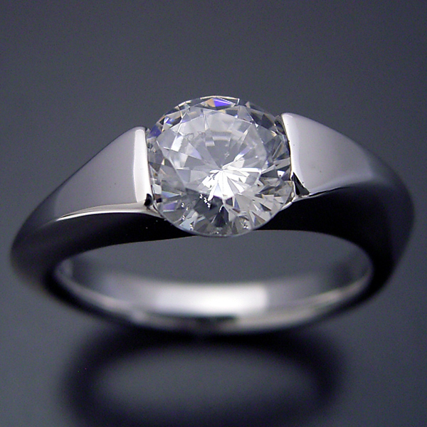 １カラット版：もの凄くスタイリッシュなデザインの婚約指輪