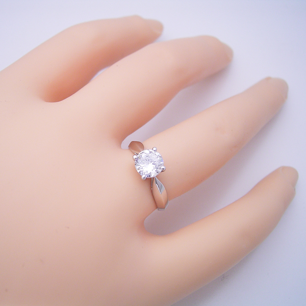 １カラット版：４本爪の新しいデザインの婚約指輪