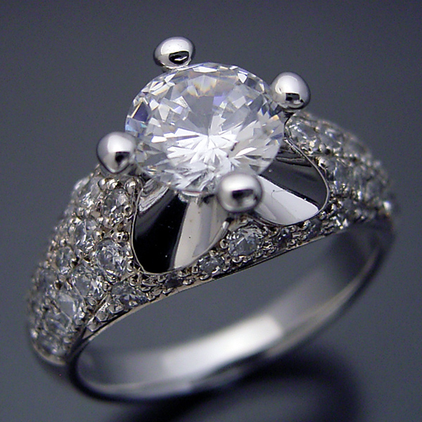 １ｃｔ版：柔らかい印象の可愛い婚約指輪