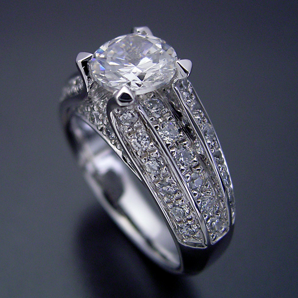画像1: 物凄く豪華な「極（きわみ）」の婚約指輪 (1)