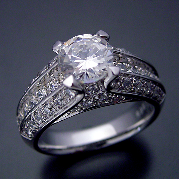 物凄く豪華な「極（きわみ）」の婚約指輪