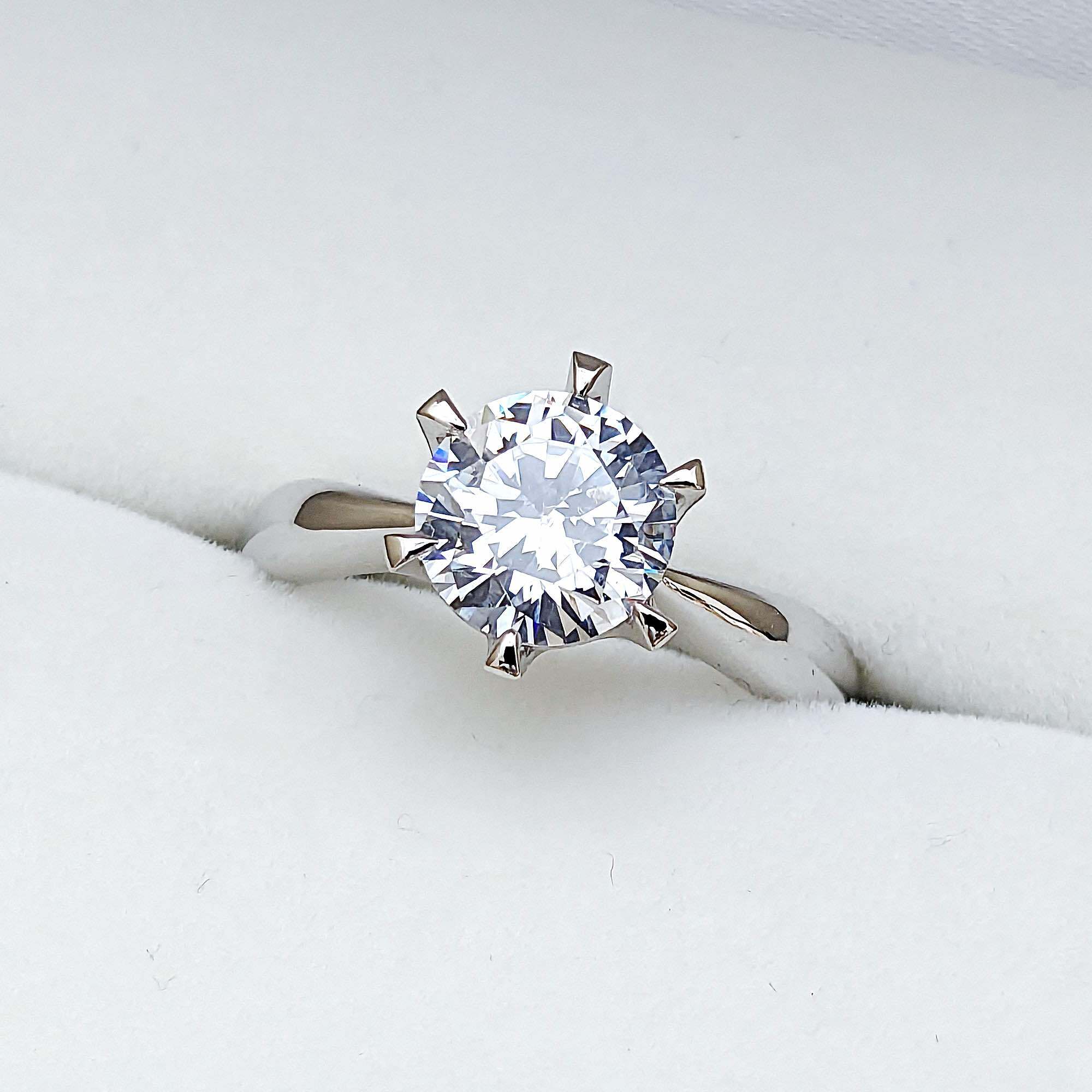 ティファニー　ダイヤモンドリング　婚約指輪　Dカラー　0.32カラットまたお気軽にお声掛けください