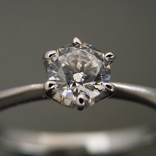 画像1: ６本爪ティファニーセッティングタイプの婚約指輪 (1)
