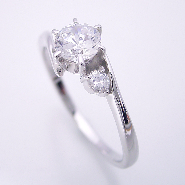 誕生石を入れる事が出来る婚約指輪 - 婚約指輪(エンゲージリング) - 婚約指輪(エンゲージリング)の販売「ブリリアントジュエリー」