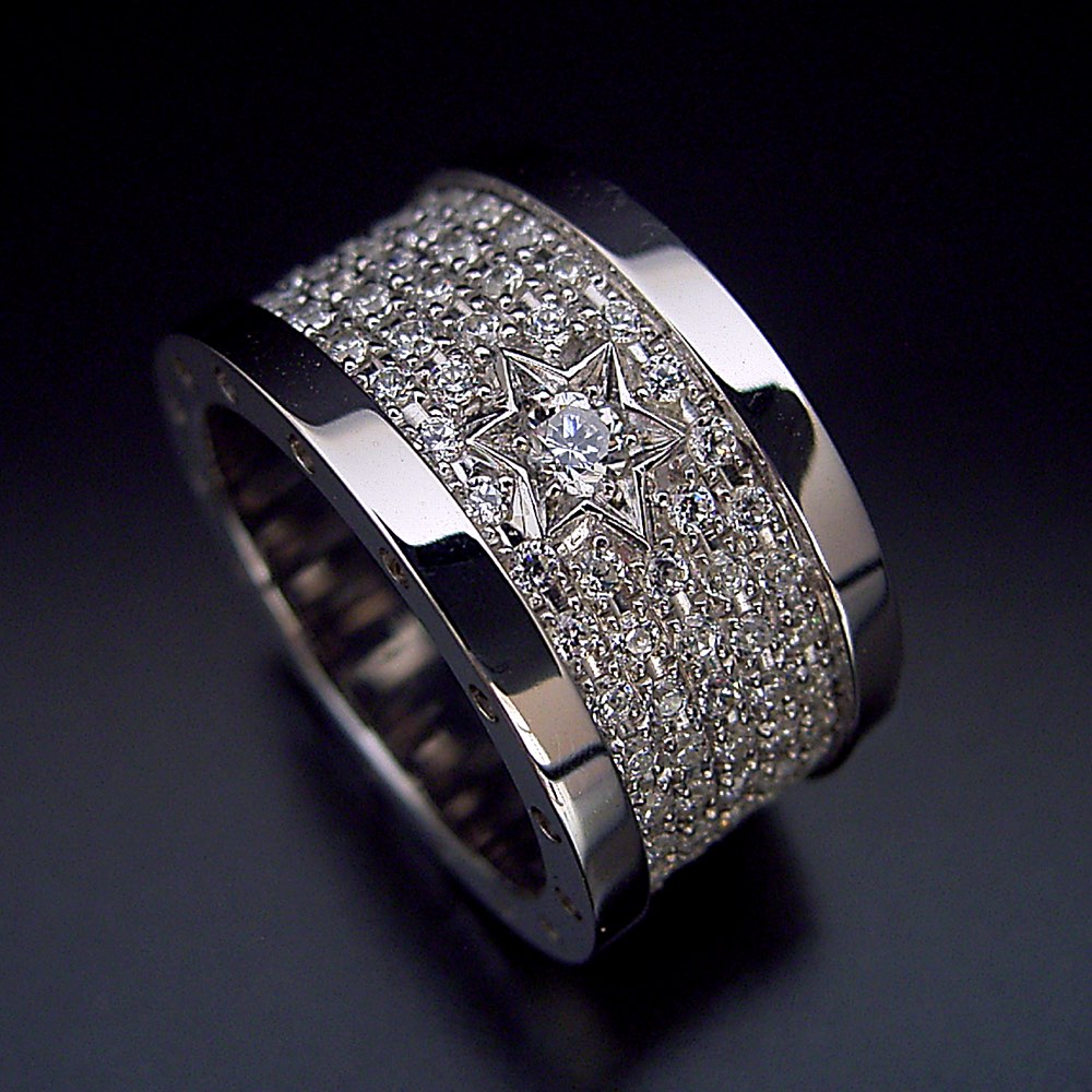 画像1: めちゃくちゃ凄い「ダイヤモンドの石畳」でダイヤモンドが煌めく婚約指輪 (1)