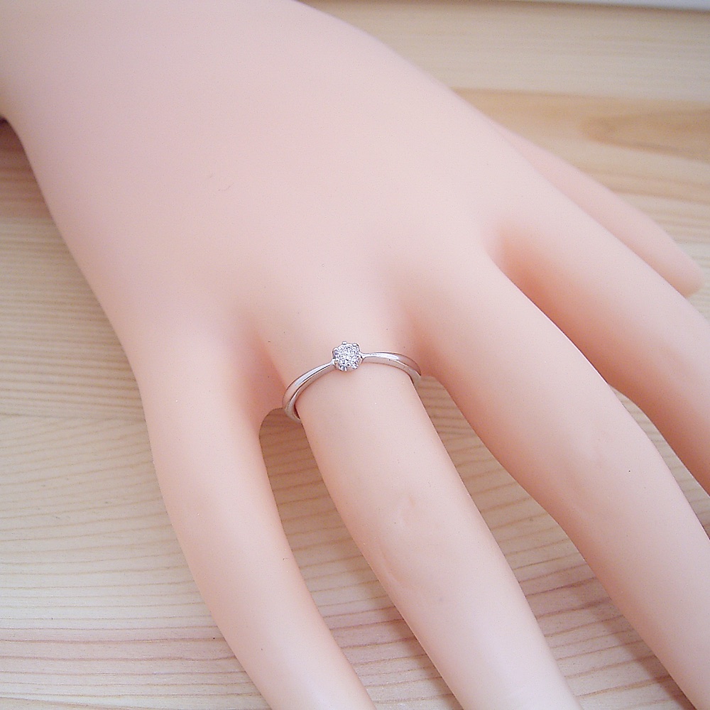 シンプルティファニーセッティングリング婚約指輪