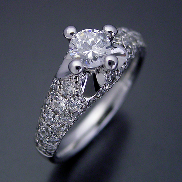 柔らかい印象の可愛い婚約指輪