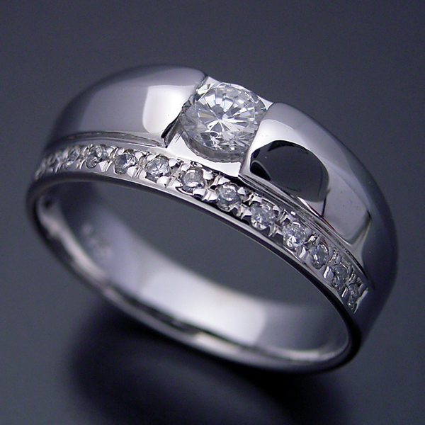 エタニティリングと組み合わせた婚約指輪