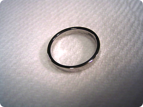 平打ちリングの結婚指輪